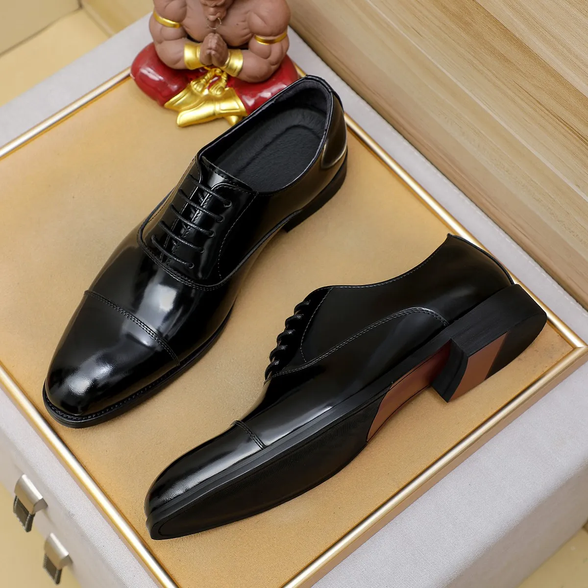 Men's shoes 💰600 💰 Louis Vuitton LV ® Autumn and Winter 🆕 models 🔛Full shoe counter First layer cowhide, 🐂Leather lined casual shoes for men, super soft outsole, a must-have for driving. Counter synchronization Original first layer cowhide Completely 1:1 mold customization 🌹Top version, color optional! Number: 38-45 (37.46. Customized)